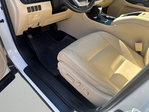 Used 2019 Toyota Highlander XLE image 27