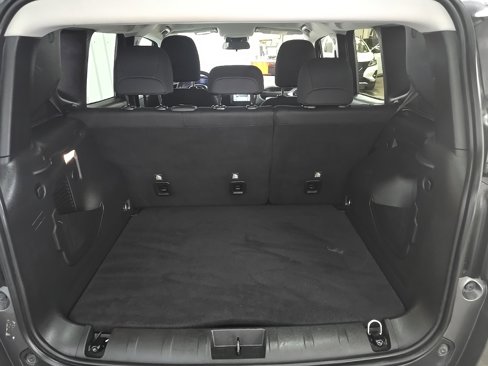 Used 2020 Jeep Renegade Latitude image 11