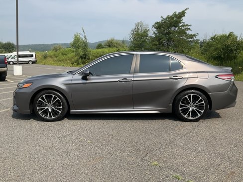 Used 2018 Toyota Camry SE image 29