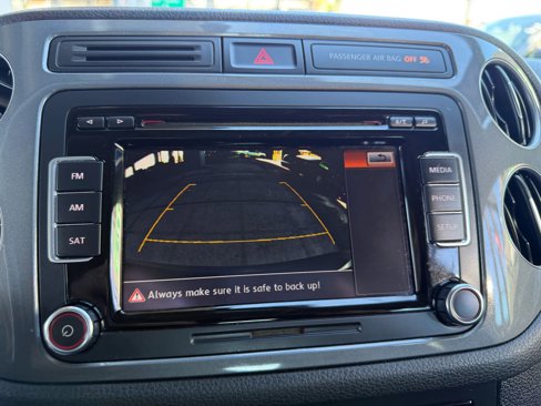 Used 2015 Volkswagen Tiguan S image 28