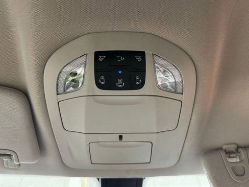 Used 2021 Chrysler Voyager Lxi image 19