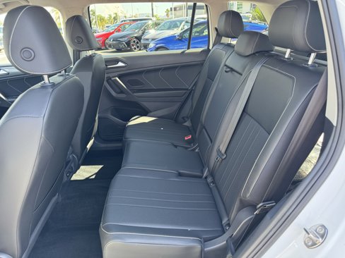Certified 2023 Volkswagen Tiguan SE image 34