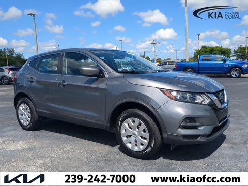 Used 2020 Nissan Rogue Sport S image 2