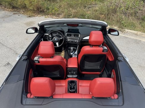 Used 2016 BMW M235i xDrive Convertible image 10