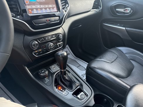 Used 2022 Jeep Cherokee Limited image 25