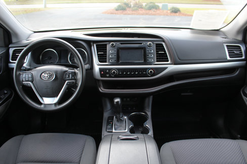 Used 2019 Toyota Highlander LE image 16
