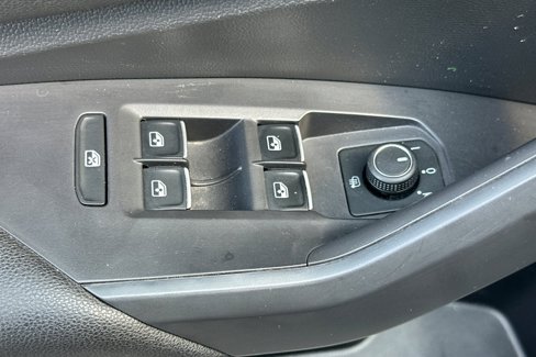 Used 2021 Volkswagen Jetta SE image 11
