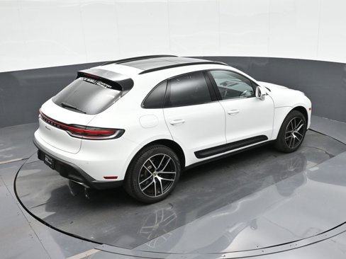 Used 2025 Porsche Macan image 29