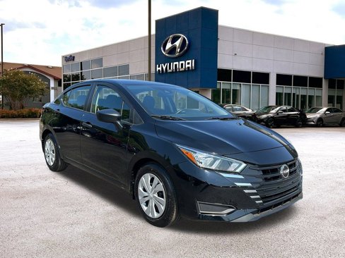 Used 2023 Nissan Versa S w/ Trunk Package image 7