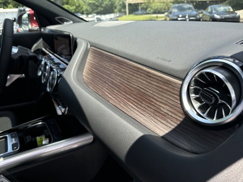 Certified 2025 Mercedes-Benz GLA 250 image 39
