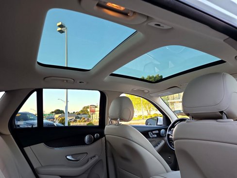 Used 2019 Mercedes-Benz GLC 300 4MATIC w/ Premium Package image 50