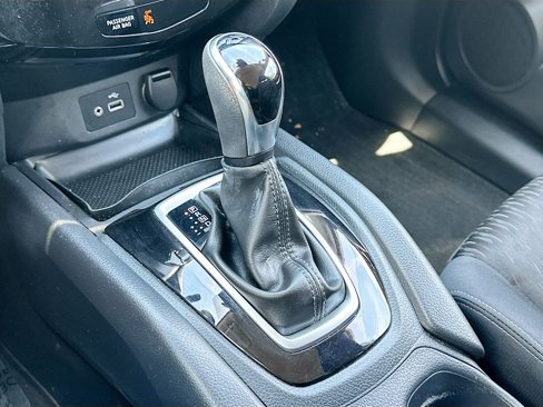Certified 2020 Nissan Rogue S image 16
