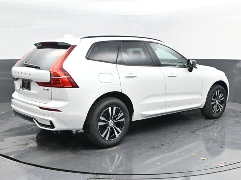 New 2025 Volvo XC60 B5 Core w/ Climate Package image 7