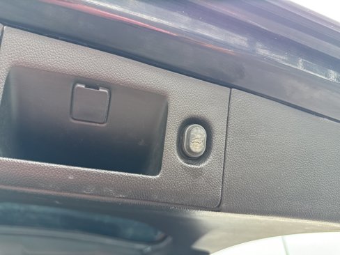 Used 2015 Chevrolet Suburban LT image 10