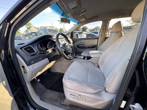 Used 2016 Kia Sedona LX w/ LX Convenience Package image 35