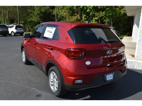 New 2025 Hyundai Venue SE image 3