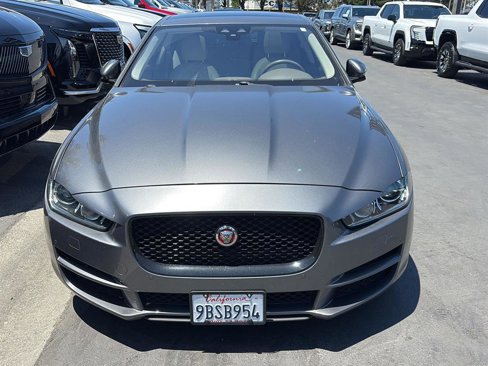 Used 2017 Jaguar XE Prestige image 6