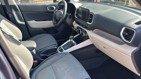 Used 2020 Hyundai Venue image 36