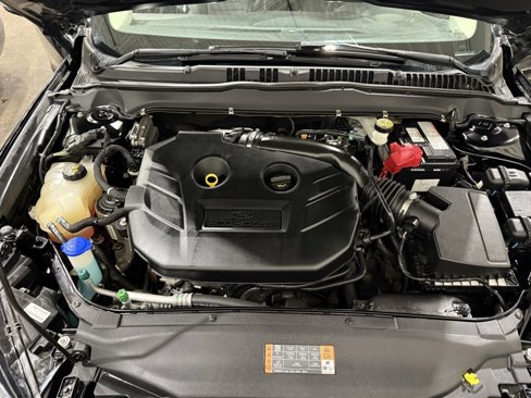 Used 2017 Ford Fusion SE w/ Fusion SE Technology Package image 15
