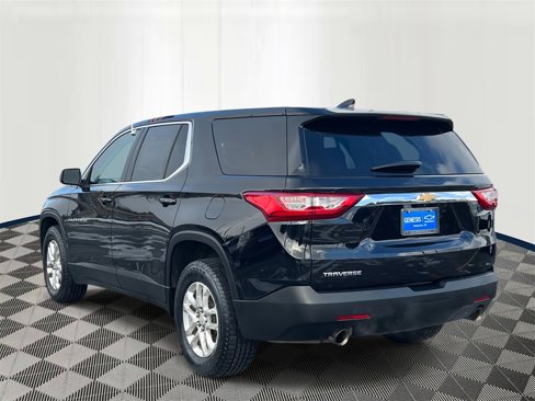 Used 2021 Chevrolet Traverse LS image 4