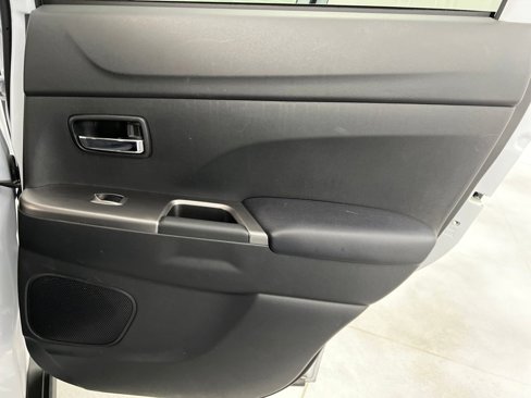 Used 2024 Mitsubishi Outlander Sport SE image 19
