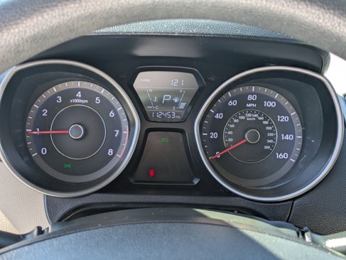 Used 2015 Hyundai Elantra SE image 17