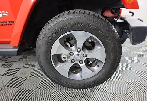 Used 2017 Jeep Wrangler Unlimited Sahara w/ Max Tow Package image 12