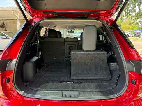 Used 2022 Mitsubishi Outlander SE image 9