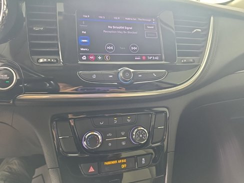 Used 2021 Buick Encore Preferred image 19
