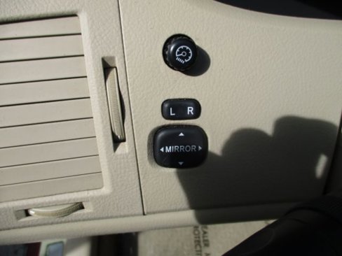 Used 2009 Toyota Avalon XLS image 30