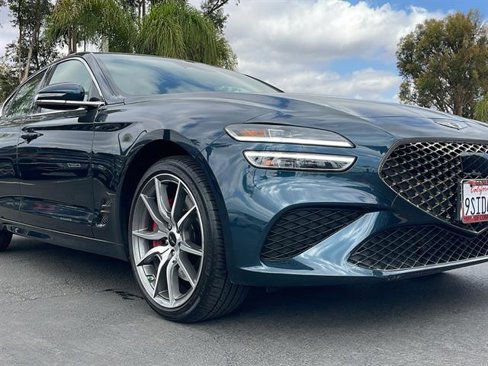 Used 2025 Genesis G70 2.5T image 5