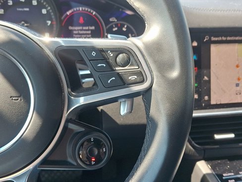 Certified 2023 Porsche Cayenne Platinum Edition image 24