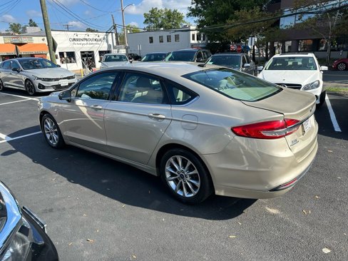 Used 2017 Ford Fusion SE image 12