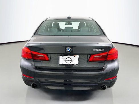 Used 2019 BMW 530e xDrive w/ Executive Package image 6