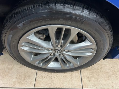 Used 2017 Toyota Camry SE image 18