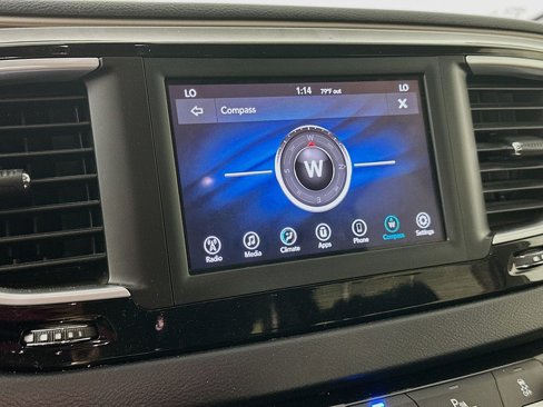 Certified 2018 Chrysler Pacifica Touring Plus w/ Tire & Wheel Group image 19