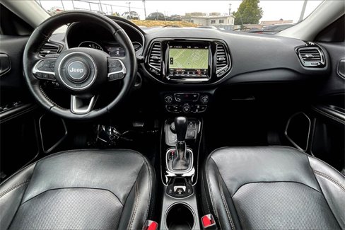 Used 2018 Jeep Compass Limited image 13