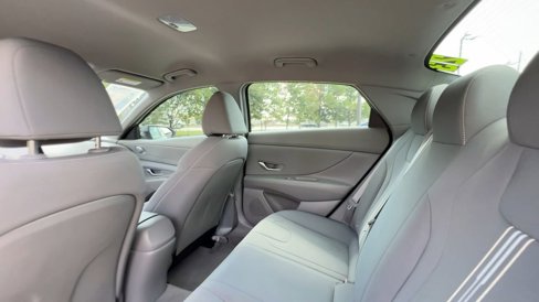 Used 2023 Hyundai Elantra SEL w/ Convenience Package image 37