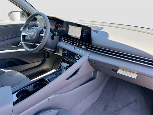 New 2025 Hyundai Elantra SEL image 27