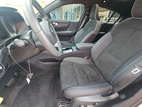 Certified 2023 Volvo C40 P8 Recharge Plus image 5