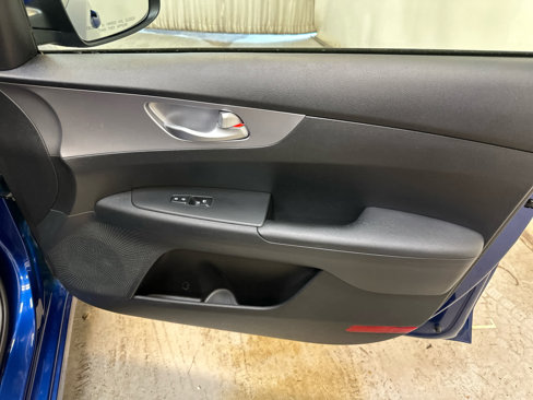 Used 2023 Kia Forte LXS image 27