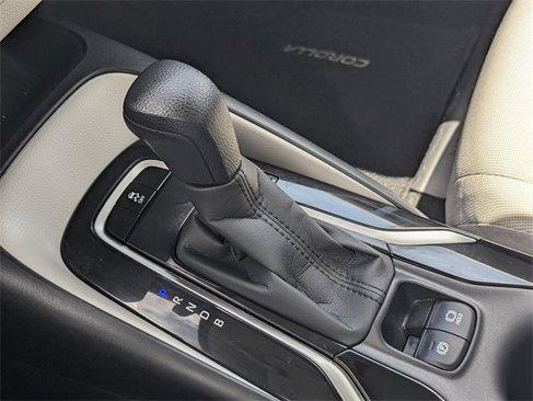 Used 2021 Toyota Corolla LE image 23