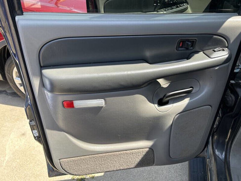 Used 2003 Chevrolet Suburban LT w/ LT Preferred Equipment Group image 13