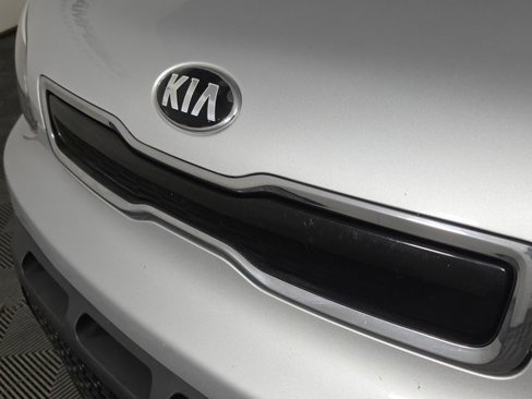 Used 2015 Kia Soul + image 12