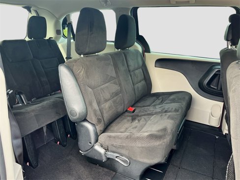 Used 2016 Dodge Grand Caravan American Value Package w/ UConnect Hands-Free Group image 24