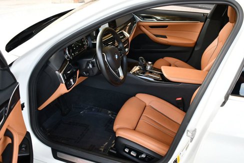 Used 2018 BMW 530i xDrive image 43