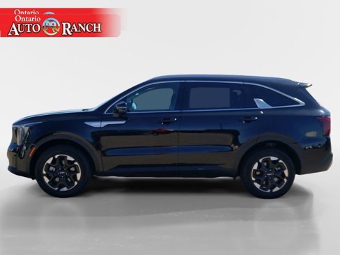Used 2024 Kia Sorento S image 2
