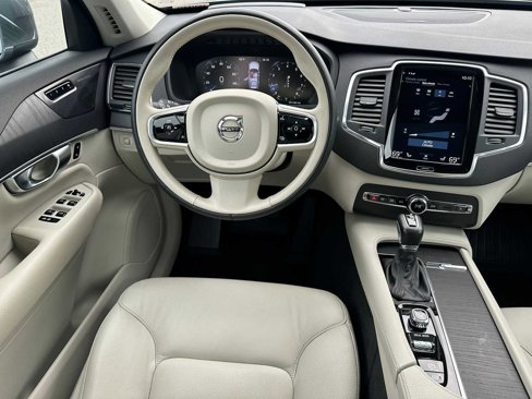 Used 2020 Volvo XC90 T5 Momentum w/ Protection Package Premier image 18