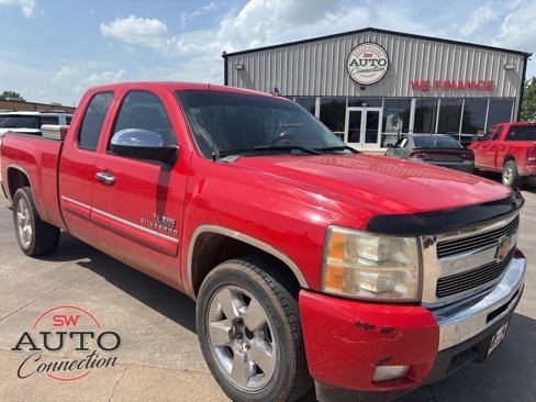 Used 2011 Chevrolet Silverado 1500 LT w/ Texas Edition image 4