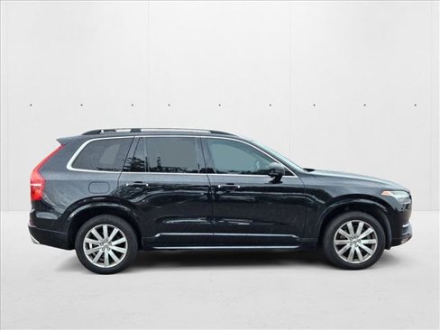 Used 2016 Volvo XC90 T6 Momentum w/ Momentum Plus Package image 4